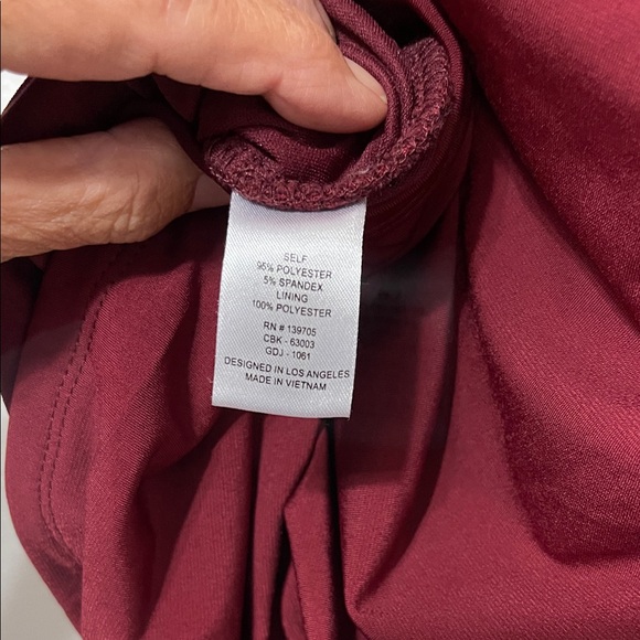 Emerald Sundae Burgundy Mini Dress Size Large PTP 17”-19” EUC - Picture 8 of 10